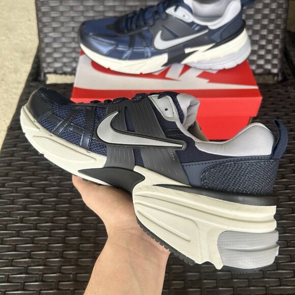 NIKE V2K RUN OBSIDIAN WOLF GREY Size 13 - Picture 4 of 6